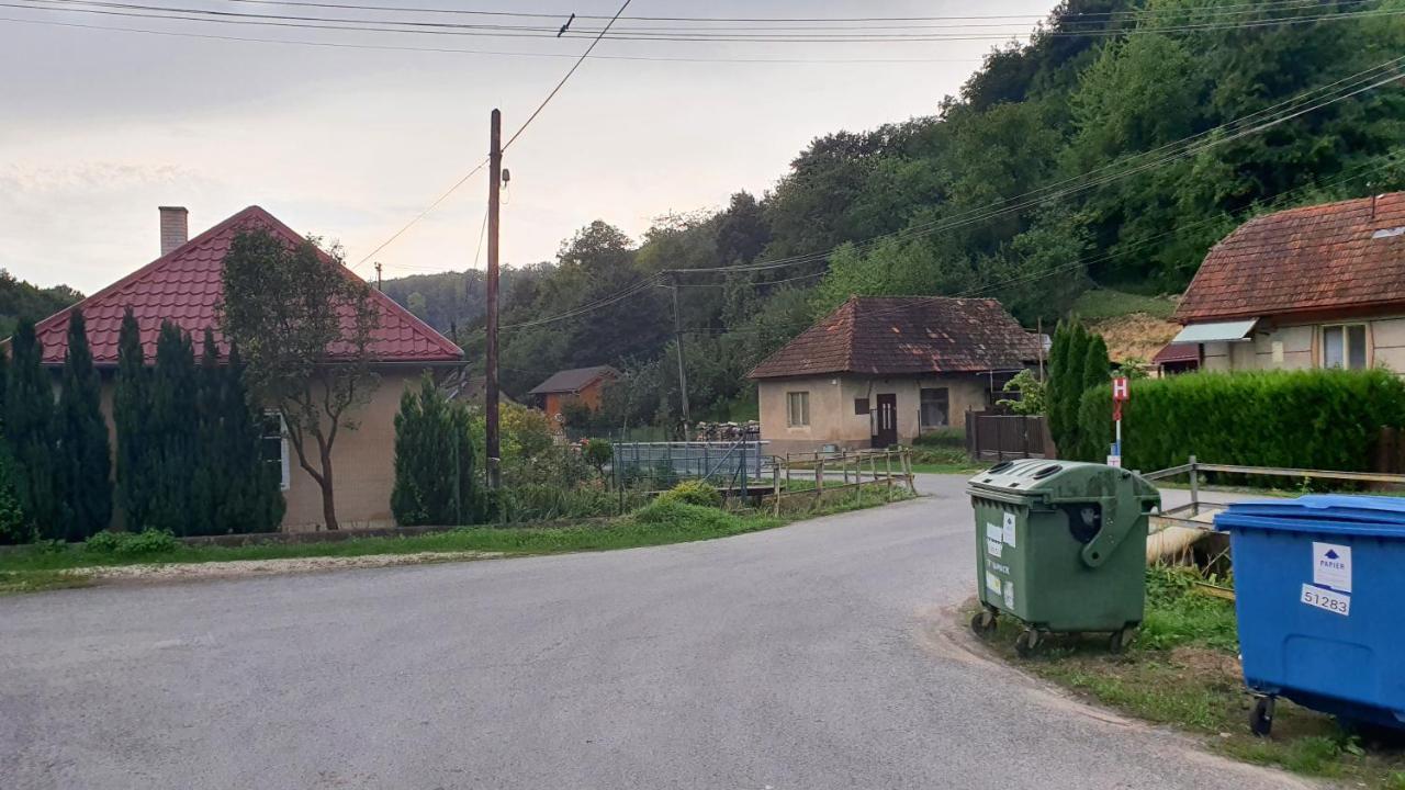 Penzion Pri Studnicke Omastina Exterior foto